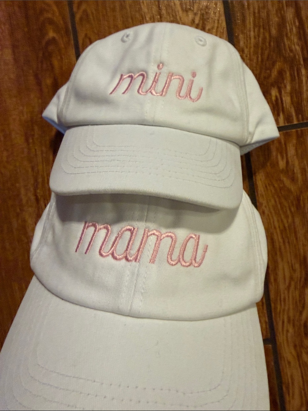 Bits & Bows Mama & Mini monogrammed White Baseball Caps with Pink Script - Picture 3 of 3